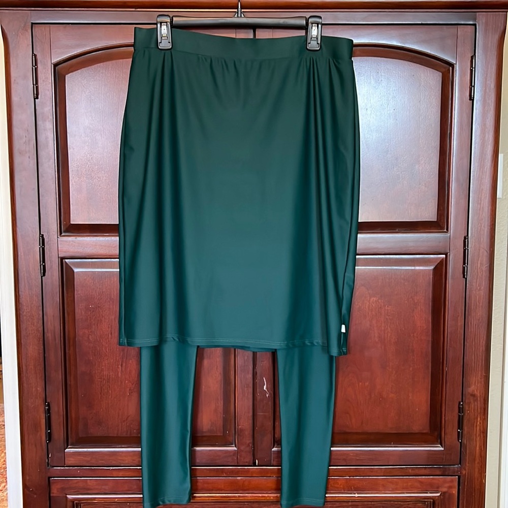 Skirt with attached leggings. Comparable to Snoga